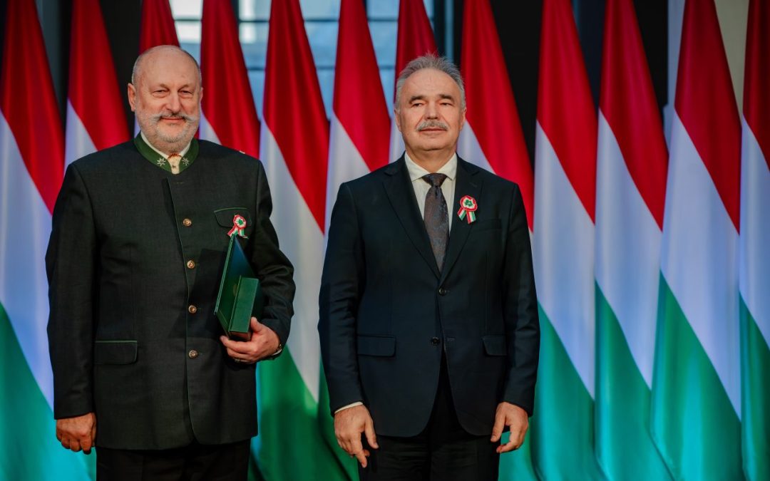 Kitüntették a NYÍRERDŐ nyugalmazott irodavezetőjét